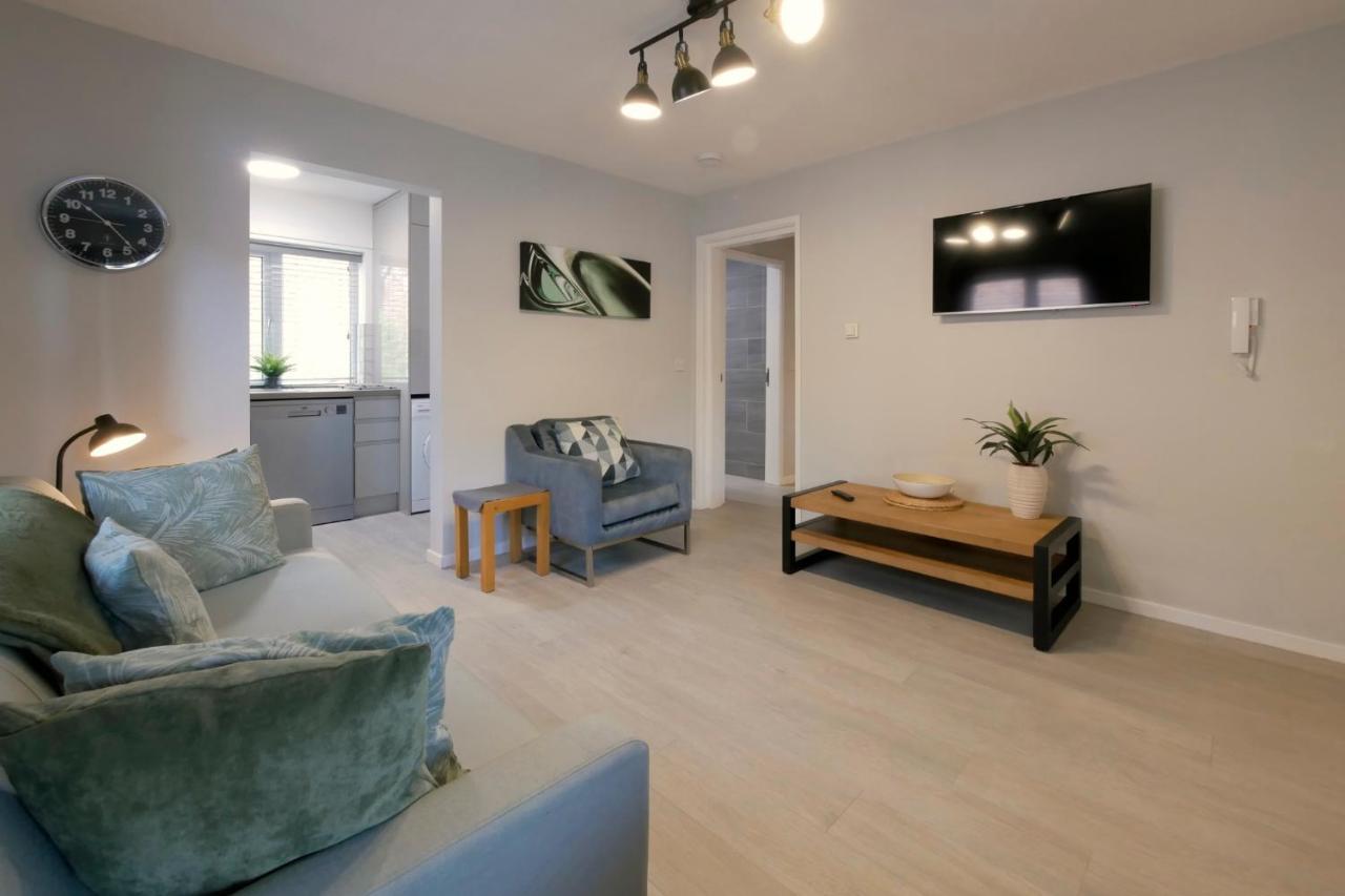 Crewe Short Lets 6 Victoria Court, Creweアパートメント エクステリア 写真