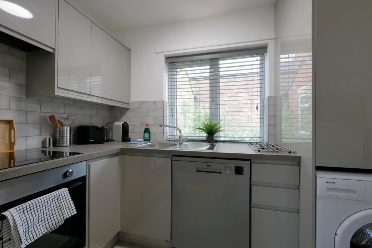Crewe Short Lets 6 Victoria Court, Creweアパートメント エクステリア 写真